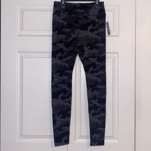 New Target Camo Leggings Small